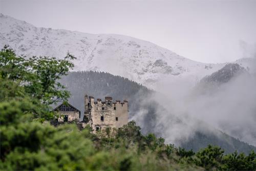 Burg Obermontani